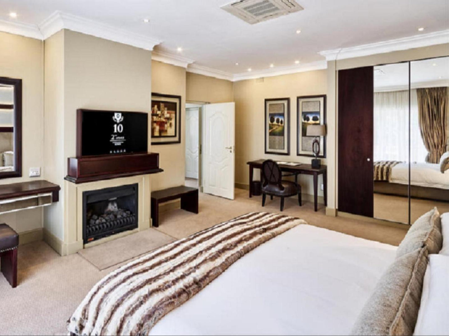 Presidential Suite @ 10 2Nd Avenue Houghton Estate