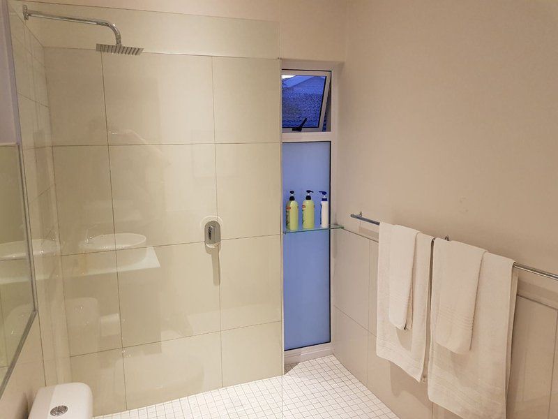 10 Cairns Apartment Bonnie Doon East London Eastern Cape South Africa Bathroom