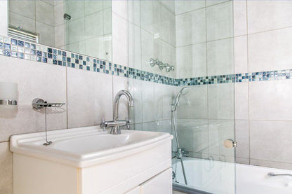 143 First Parkmore Johannesburg Gauteng South Africa Unsaturated, Bathroom