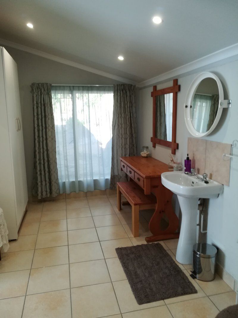 15 On Britz Sonheuwel Central Nelspruit Mpumalanga South Africa Bathroom