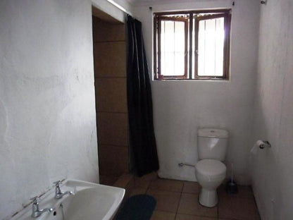 15 Ripley Brixton Johannesburg Gauteng South Africa Unsaturated, Bathroom