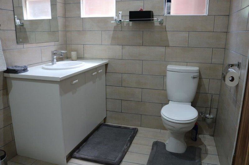 17 On Ilchester Somerset Heights Grahamstown Eastern Cape South Africa Unsaturated, Bathroom