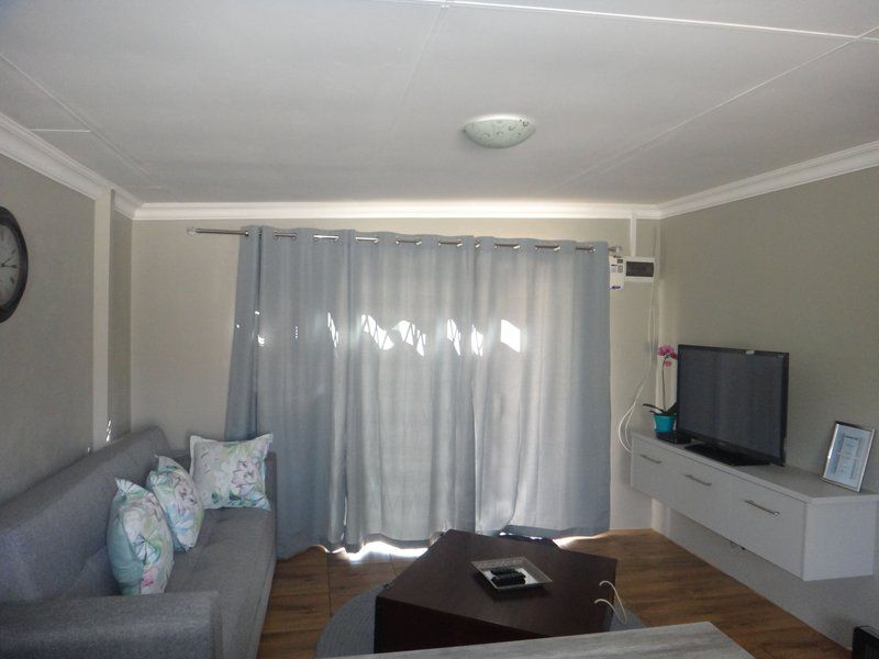 17 Leipoldt Langenhoven Park Bloemfontein Free State South Africa Unsaturated, Bedroom
