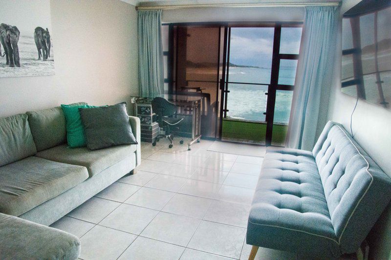 18 Coogee Bay Beachfront Apartment East London Gonubie East London Eastern Cape South Africa Living Room