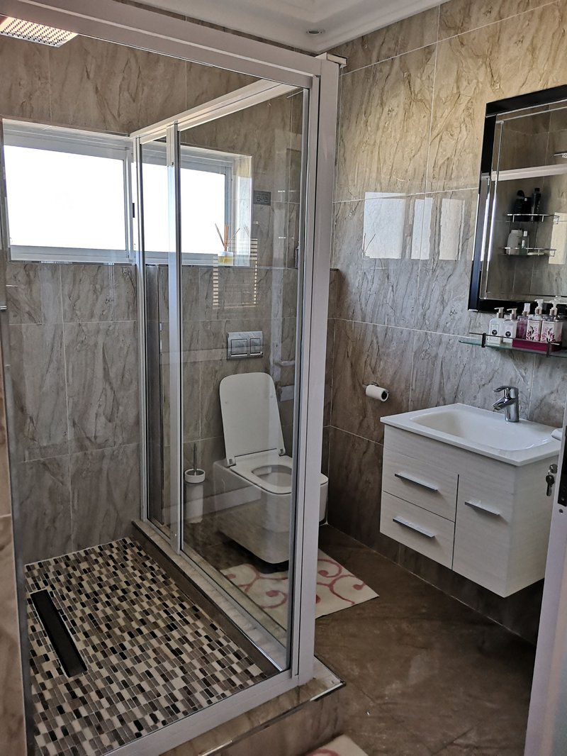 19 The Waterfront Selection Beach Durban Kwazulu Natal South Africa Bathroom