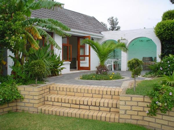 Aberdour Guesthouse Humewood Port Elizabeth Eastern Cape South Africa House, Building, Architecture, Palm Tree, Plant, Nature, Wood, Garden