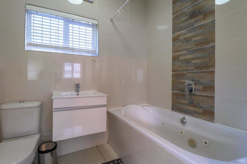 Eaton Square 2 By Ctha Green Point Cape Town Western Cape South Africa Unsaturated, Bathroom