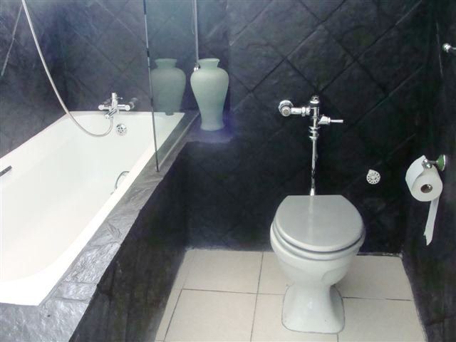 204 Bolton Hall Killarney Johannesburg Gauteng South Africa Unsaturated, Bathroom