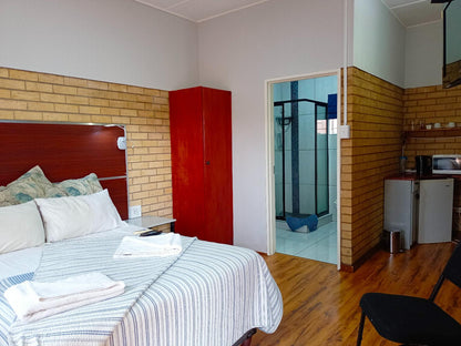 Economy Room 1E @ 21 On Coetzee Guest House