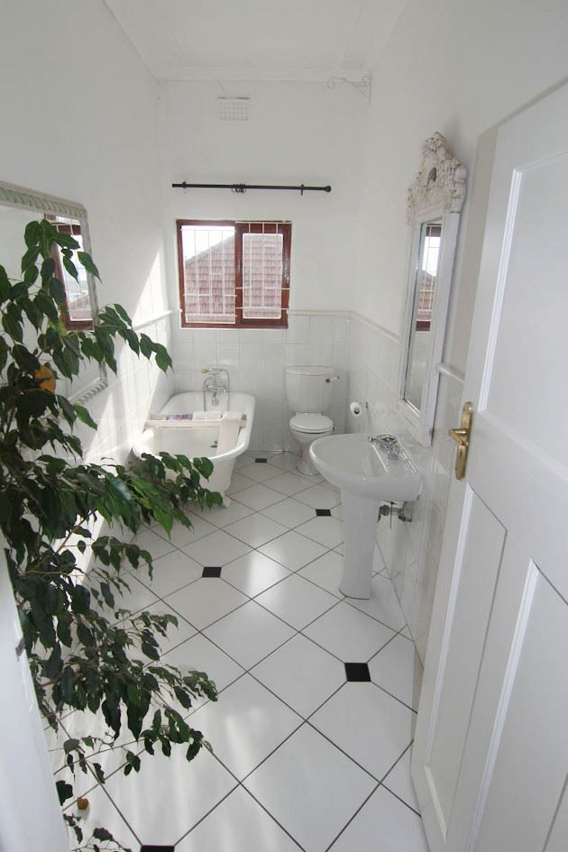 23 Braemar Street Green Point Cape Town Western Cape South Africa Unsaturated, Bathroom