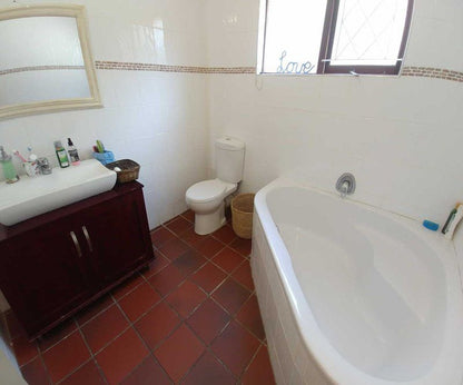 24 Nkwazi Drive Zinkwazi Beach Zinkwazi Beach Nkwazi Kwazulu Natal South Africa Bathroom