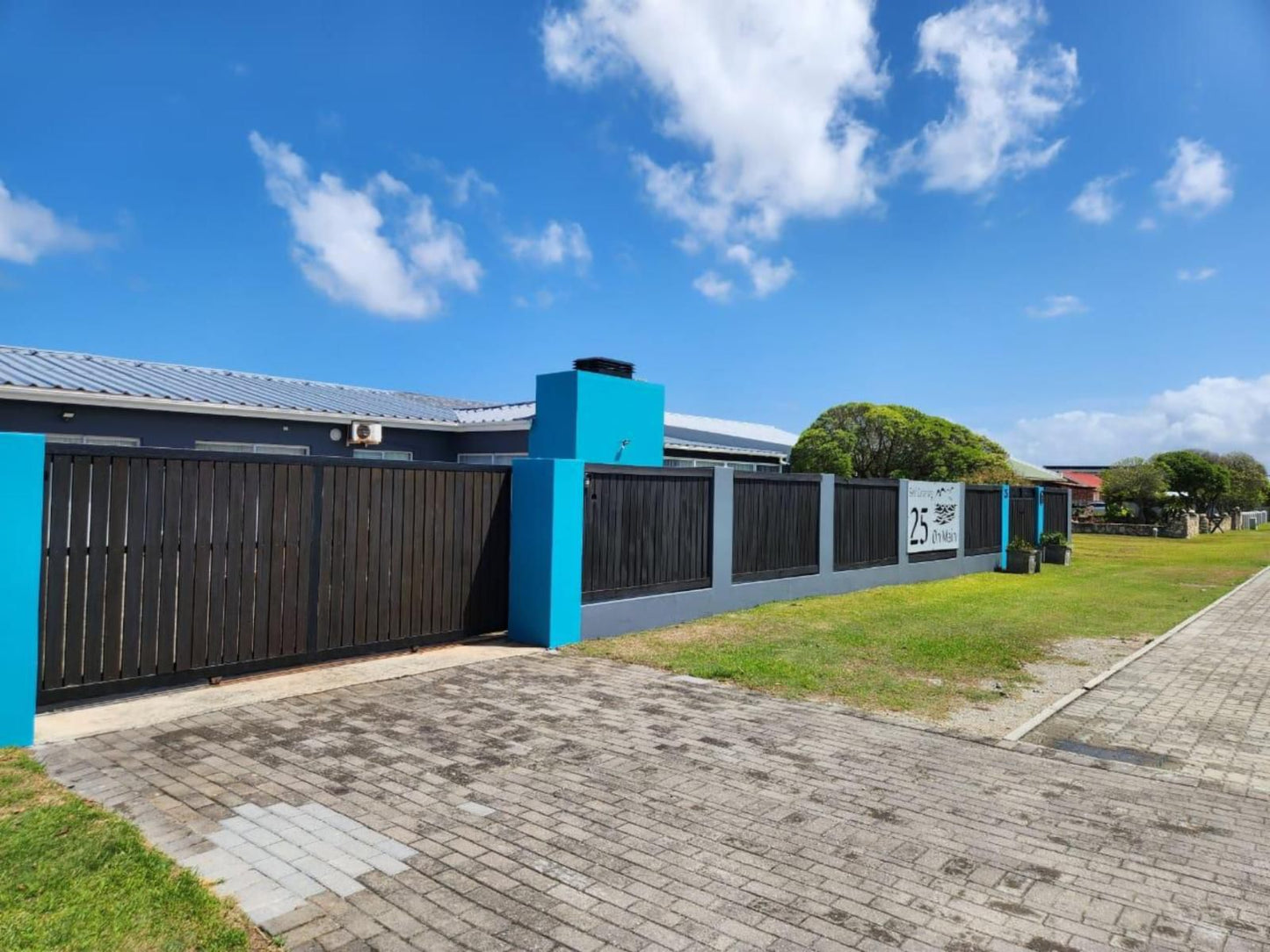 25 On Main Struisbaai, House, Building, Architecture, Shipping Container