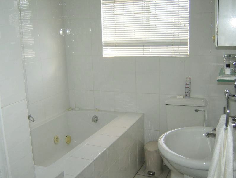 26 Kowie Crescent Queenstown Eastern Cape South Africa Unsaturated, Bathroom