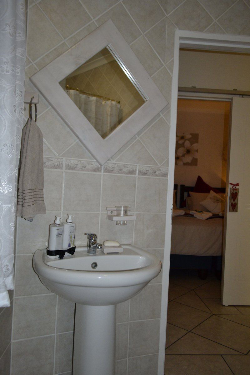 28 On Cresta Sunward Park Johannesburg Gauteng South Africa Bathroom