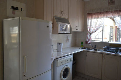 28 On Cresta Sunward Park Johannesburg Gauteng South Africa Unsaturated, Kitchen