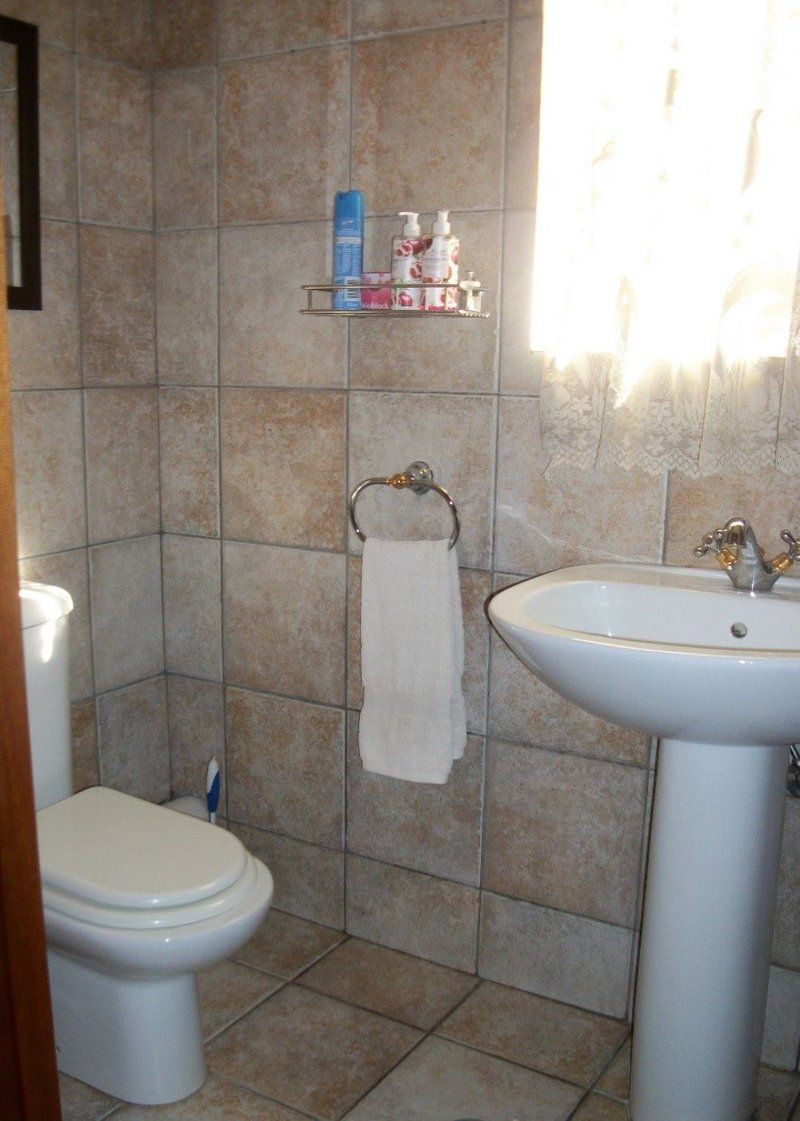 2B Happy Backpackers Lodge Fellside Johannesburg Gauteng South Africa Unsaturated, Bathroom