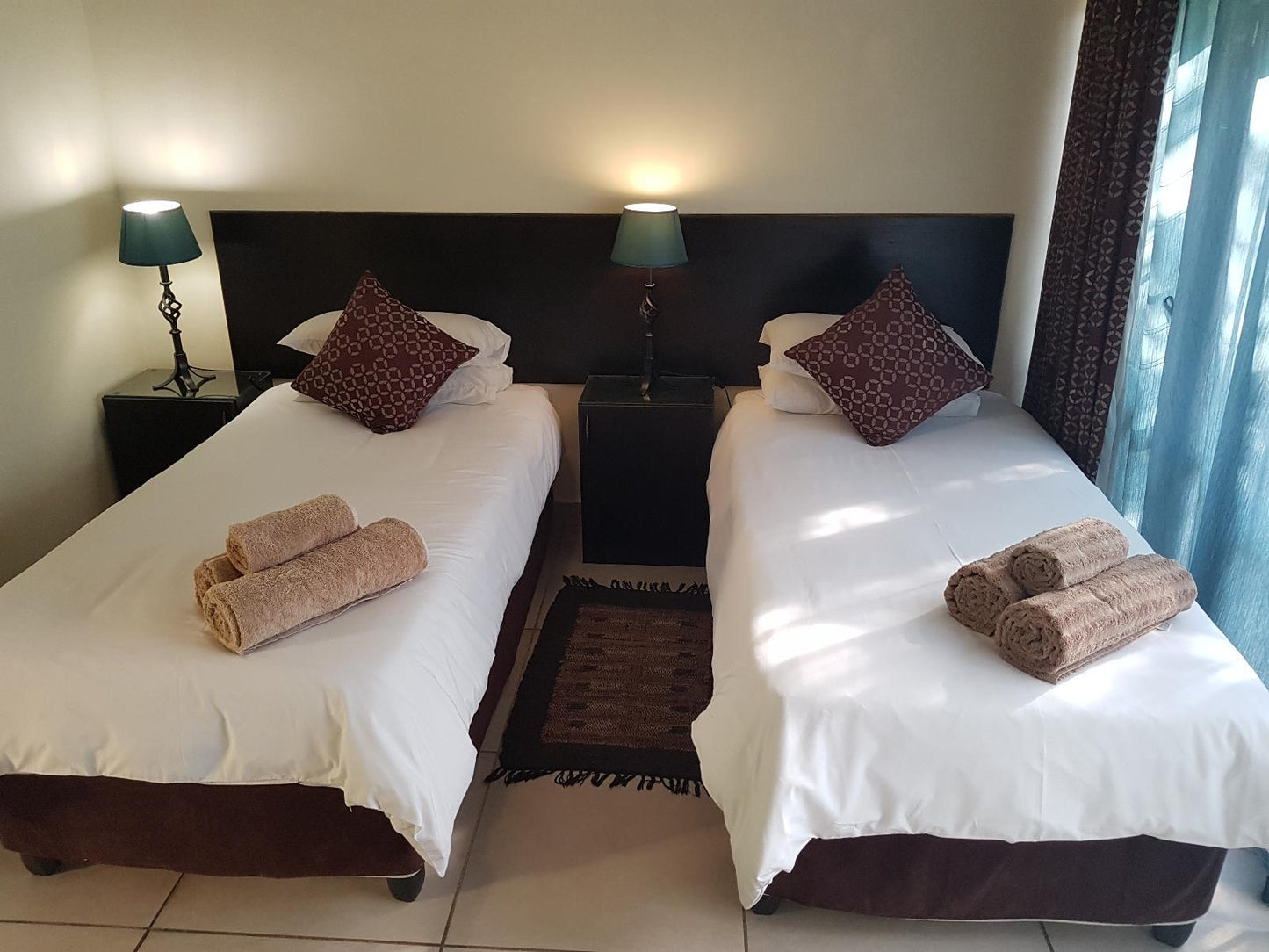 Deluxe Room @ 360 Eastwoods Guest House