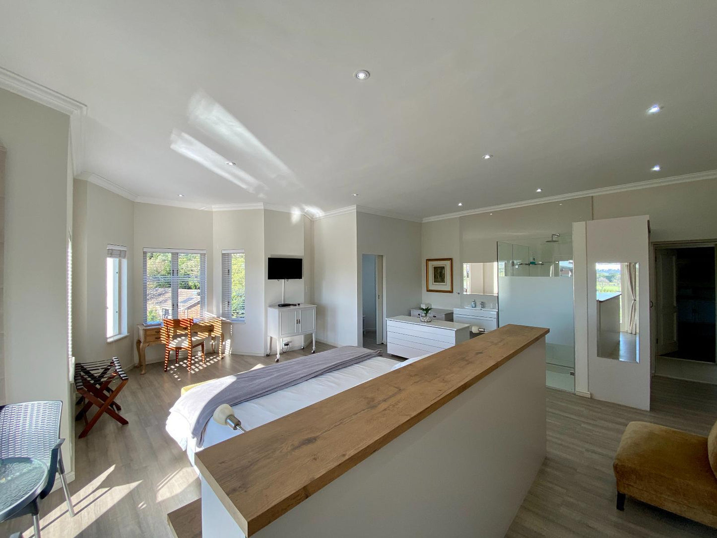 Room 2 - Luxury Double Room Idyllic View @ 4 Piet Retief