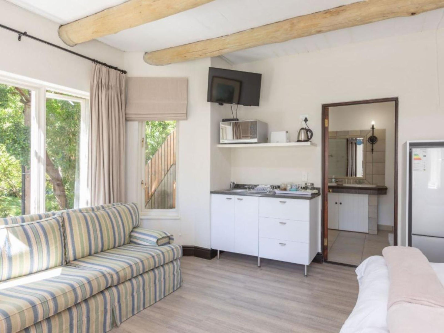 Room 7 - Double Room with Garden View @ 4 Piet Retief