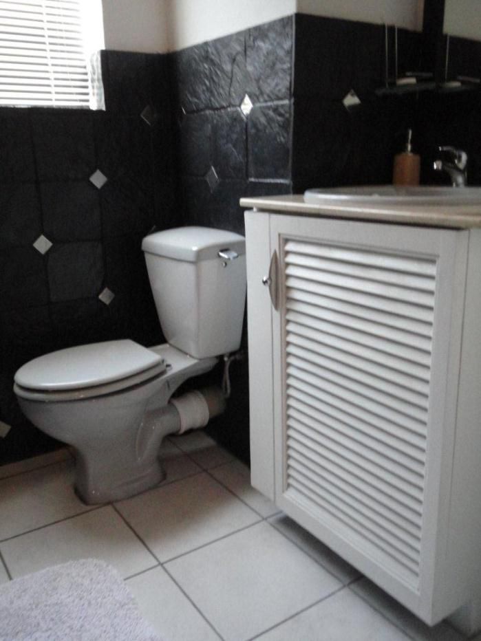 401 Macedon Rosebank Johannesburg Gauteng South Africa Colorless, Bathroom