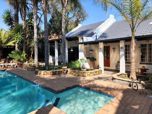 Six Valk Avenue Self Catering Guest House Fourways Johannesburg Gauteng South Africa Complementary Colors, House, Building, Architecture, Palm Tree, Plant, Nature, Wood, Swimming Pool