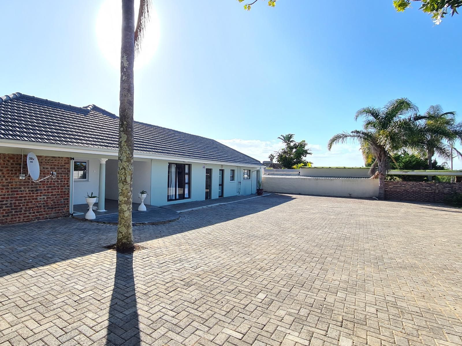 65 Pell Guest House Blue Bend East London Eastern Cape South Africa House, Building, Architecture, Palm Tree, Plant, Nature, Wood