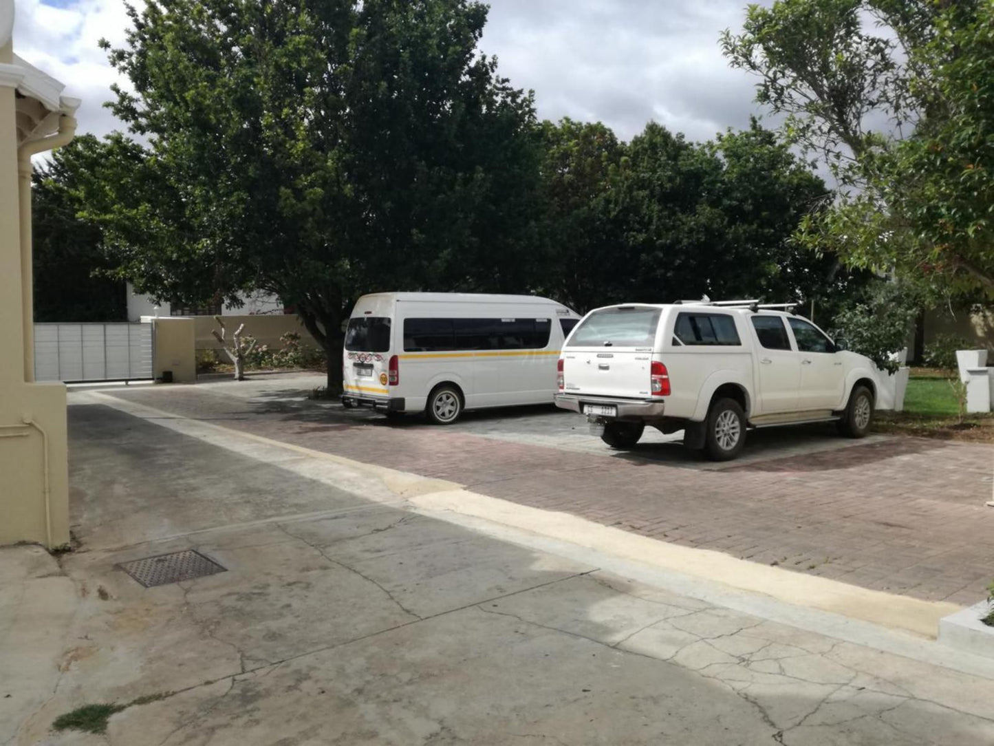 6Onkloof Guesthouse, Bus, Vehicle, Car