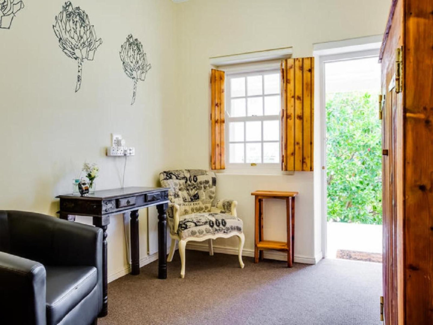 6Onkloof Guesthouse, Room 1: Standard Double-Garden Room