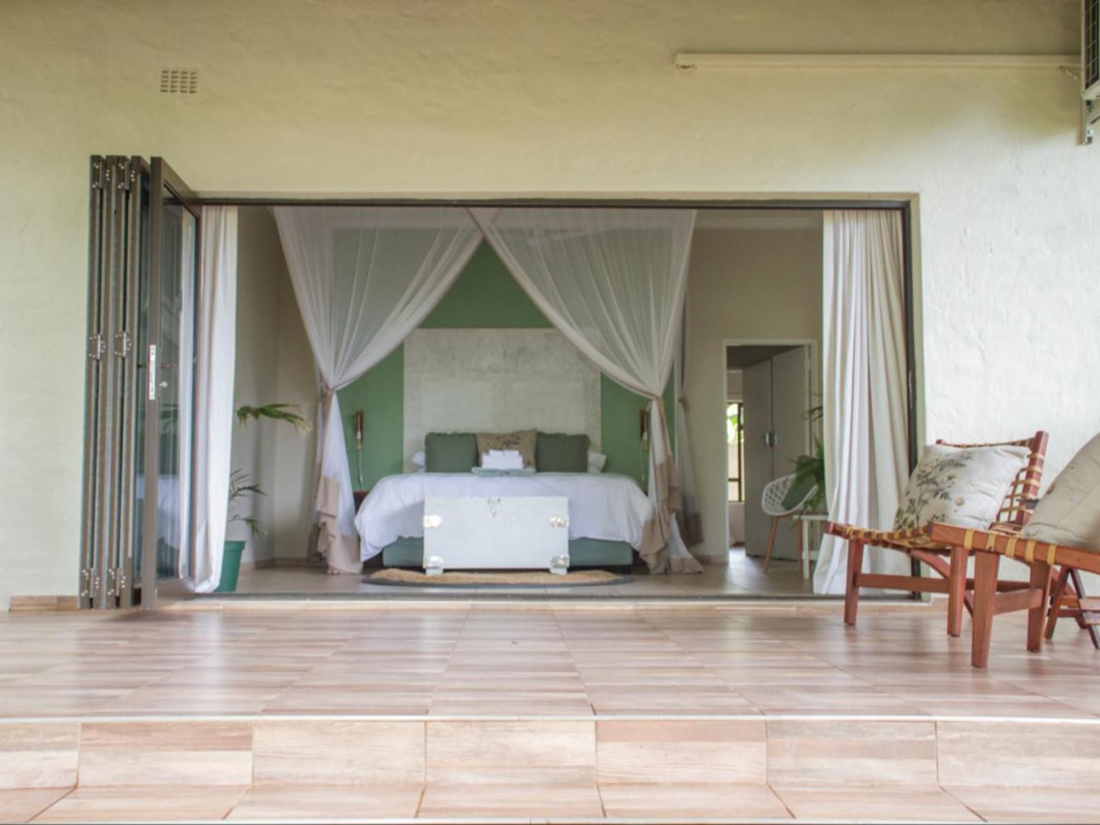 701 Victoria Falls, Luxury 5-Bedroom Homestay, Bedroom