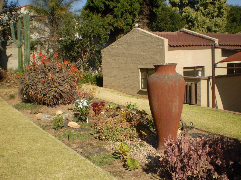 76Ondolweni Boskruin Johannesburg Gauteng South Africa House, Building, Architecture, Garden, Nature, Plant