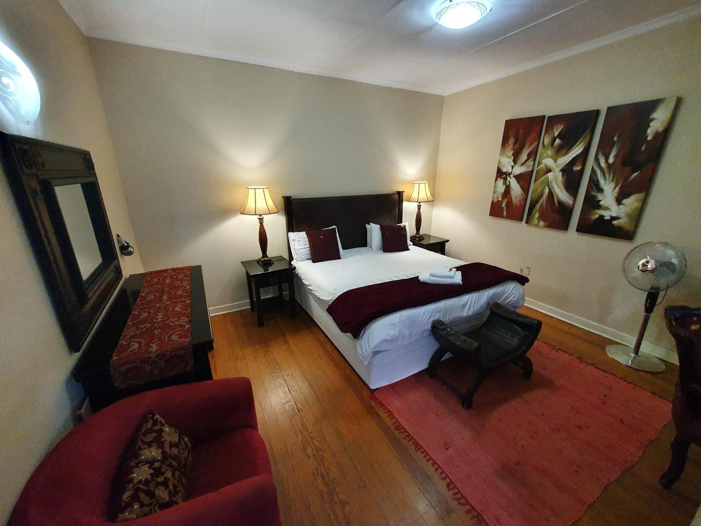 Luxury Double Room @ 7Th Street Guesthouse