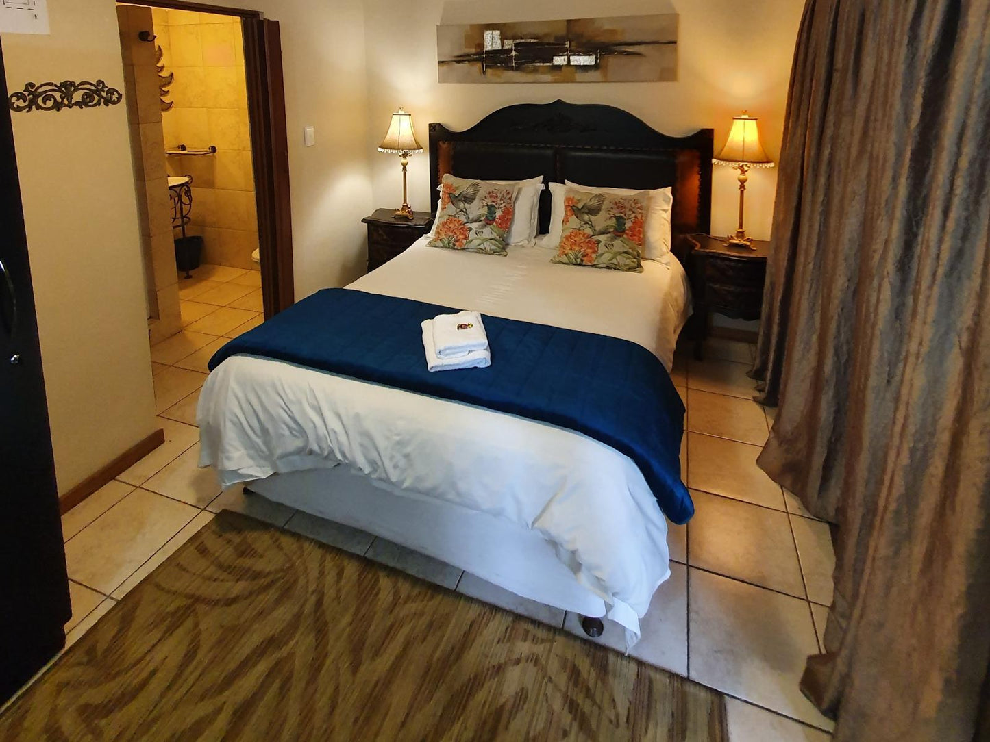 Luxury Double Room @ 7Th Street Guesthouse