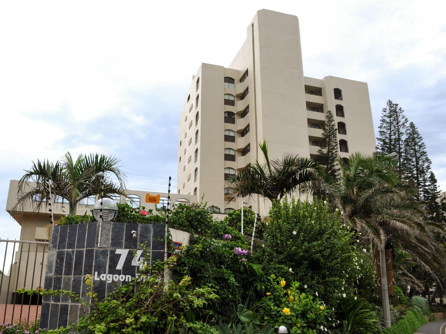 802 Bermudas Umhlanga Rocks Umhlanga Kwazulu Natal South Africa Palm Tree, Plant, Nature, Wood, Skyscraper, Building, Architecture, City