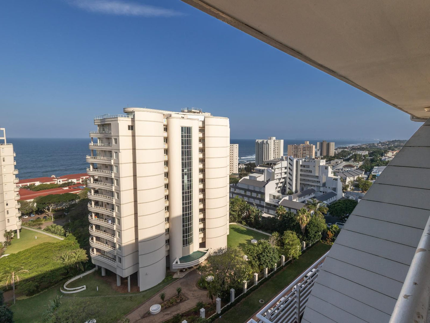 806 Lighthouse Mall, Beach, Nature, Sand, Palm Tree, Plant, Wood, Skyscraper, Building, Architecture, City