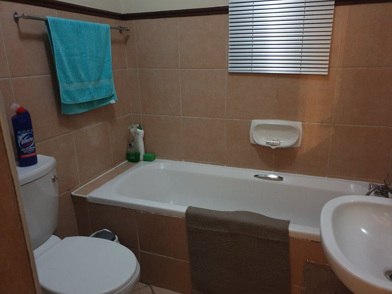 87 El De Vino Die Hoewes Centurion Gauteng South Africa Bathroom