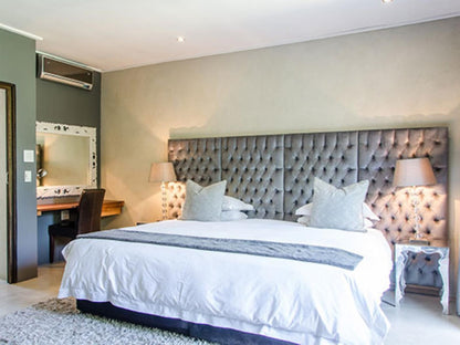 Luxury Super King Room @ 9 On Kromellenboog Guesthouse