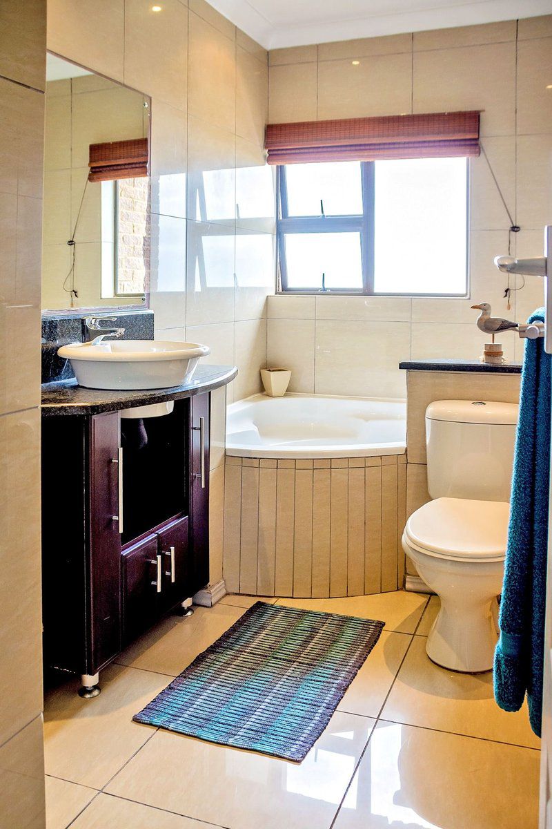 9 Seesonnet Self Catering Scottburgh Kwazulu Natal South Africa Bathroom