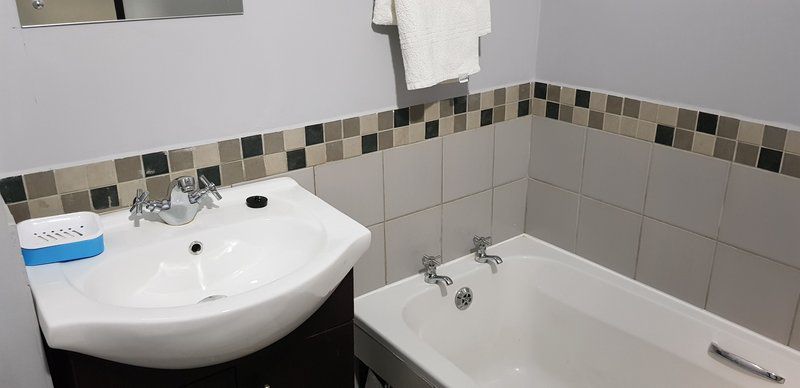Brownstone Backpackers City And Suburban Johannesburg Gauteng South Africa Colorless, Bathroom