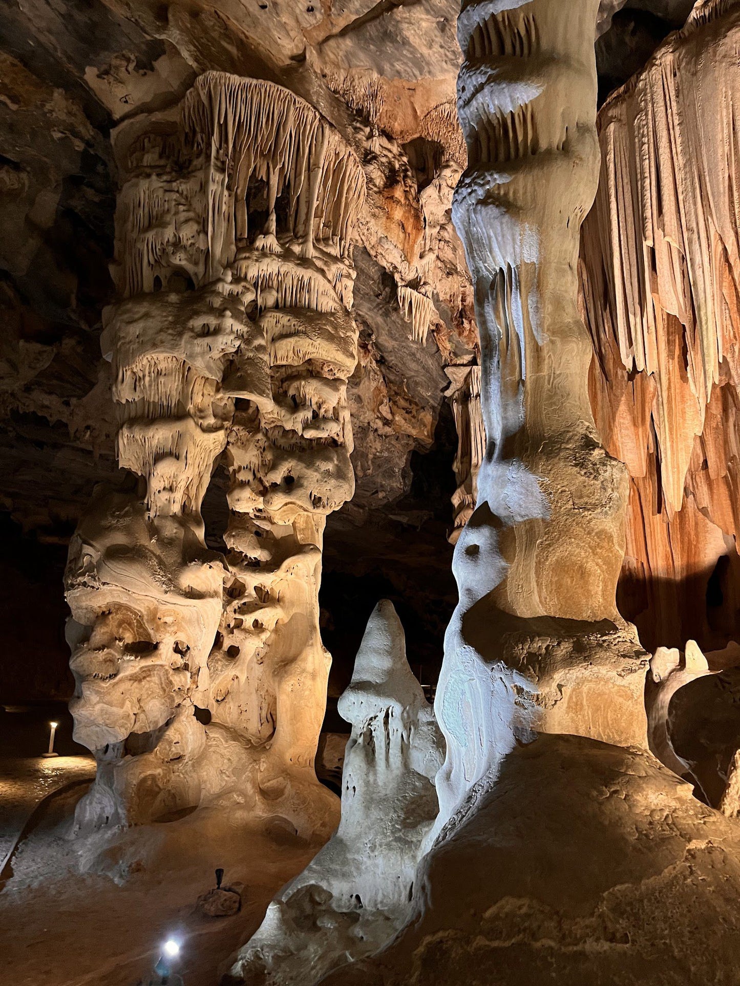  Cango Caves