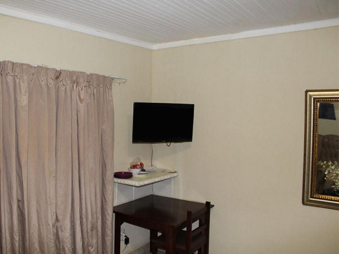 Double Room @ Charis Guest House