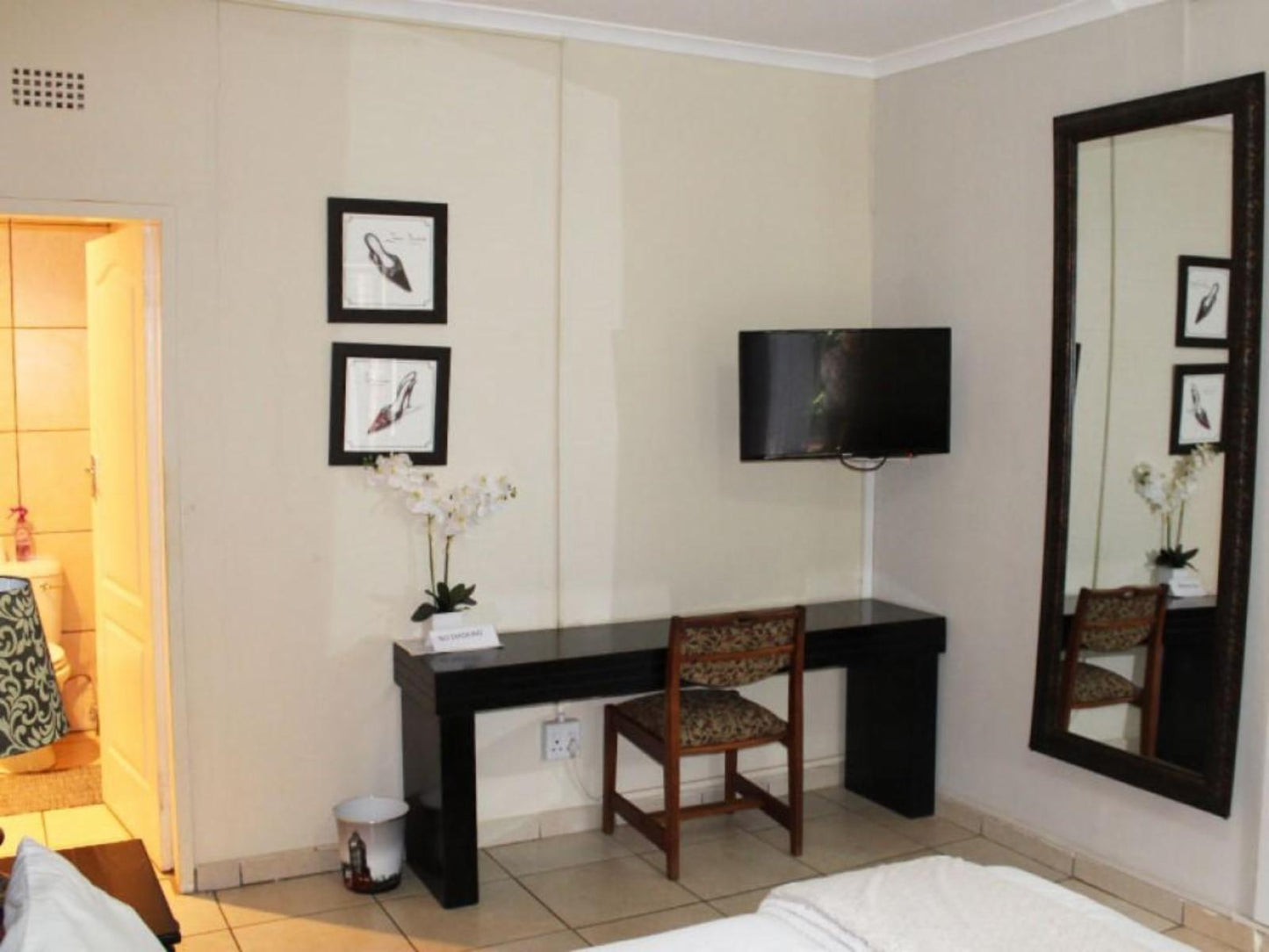 Double Room @ Charis Guest House