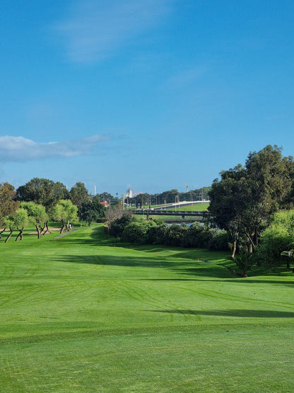 Complementary Colors, Ball Game, Sport, Golfing, Rondebosch Golf Club, Cnr Access Road, Golf Course Rd, Mowbray, Cape Town, 7700