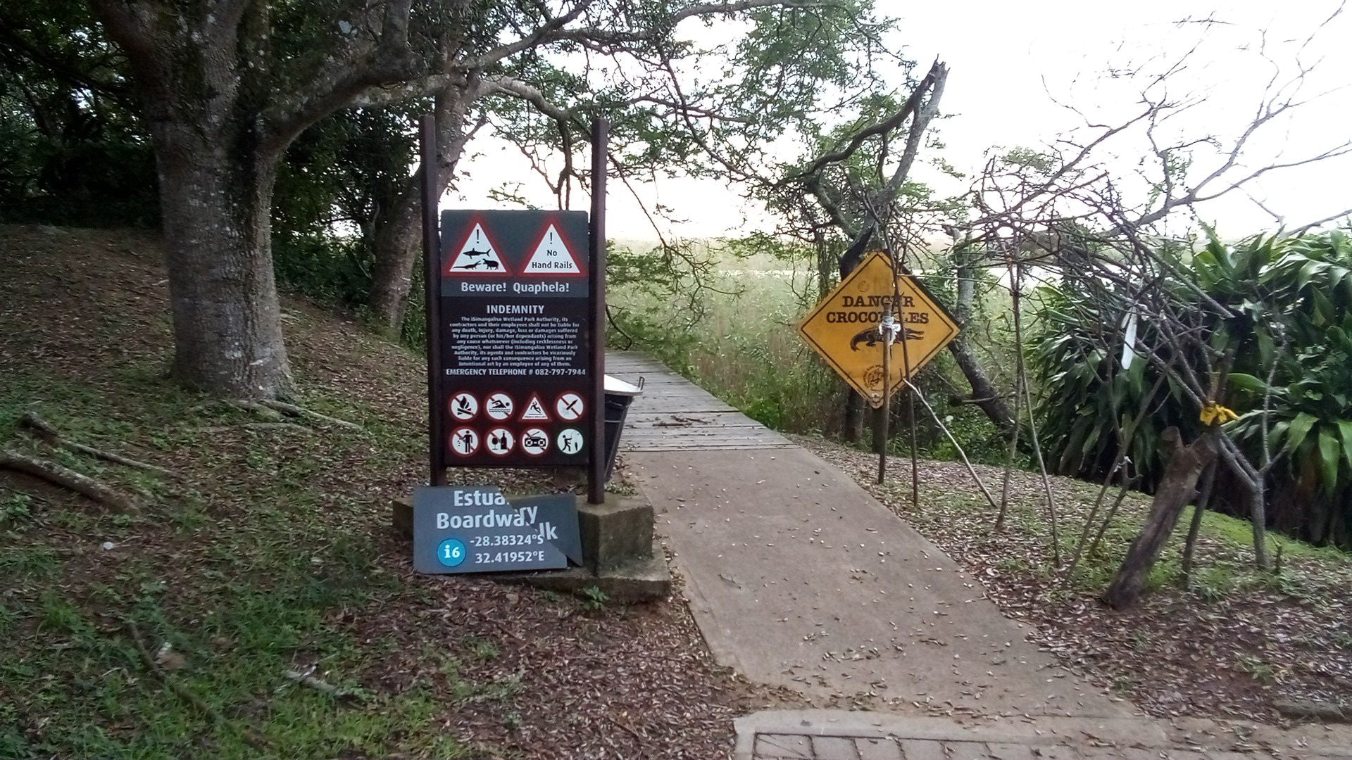  Estuary boardwalk