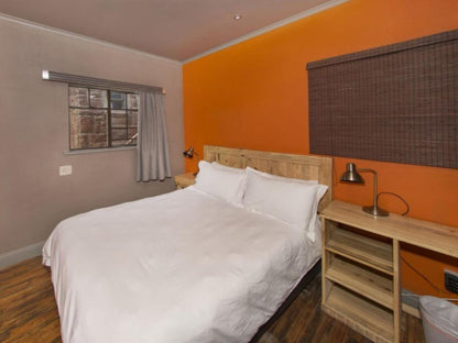 Double Rooms - Shared Bathroom @ Lungile Backpackers