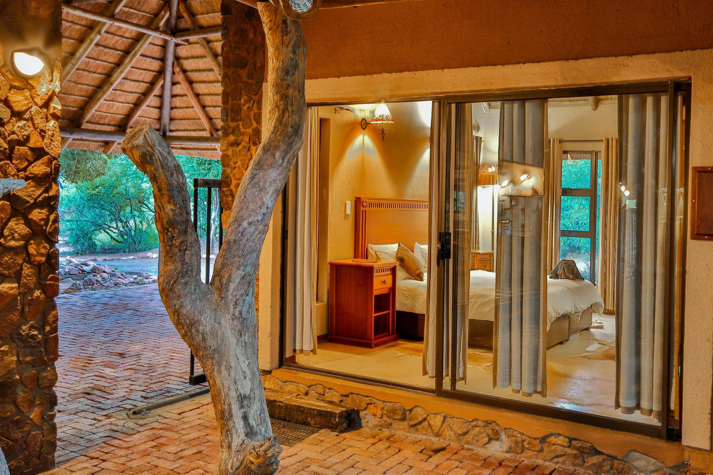  Mabalingwe Game Reserve