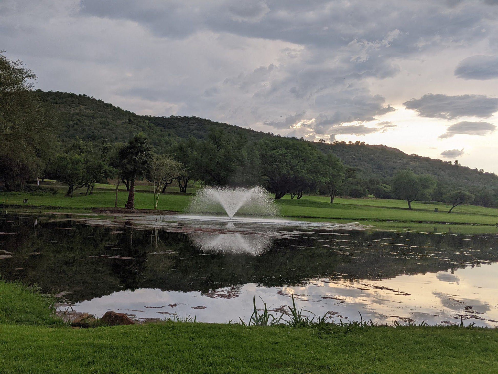 Nature, Ball Game, Sport, Golfing, Architecture, Waters, River, Fountain, The Gary Player Golf Course and Country Club, Sun City Resort, Sun City, 0316