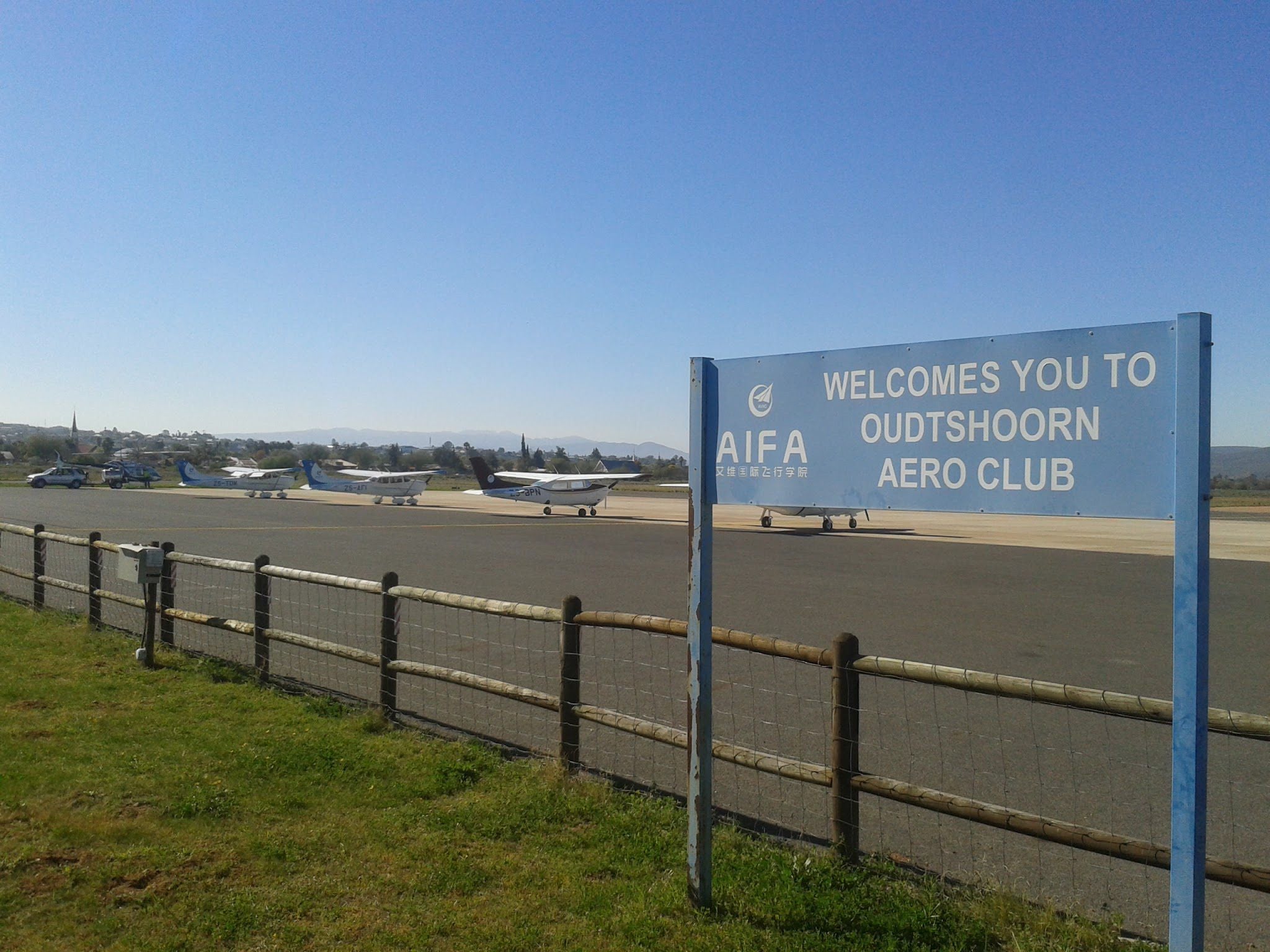  Oudtshoorn Airport