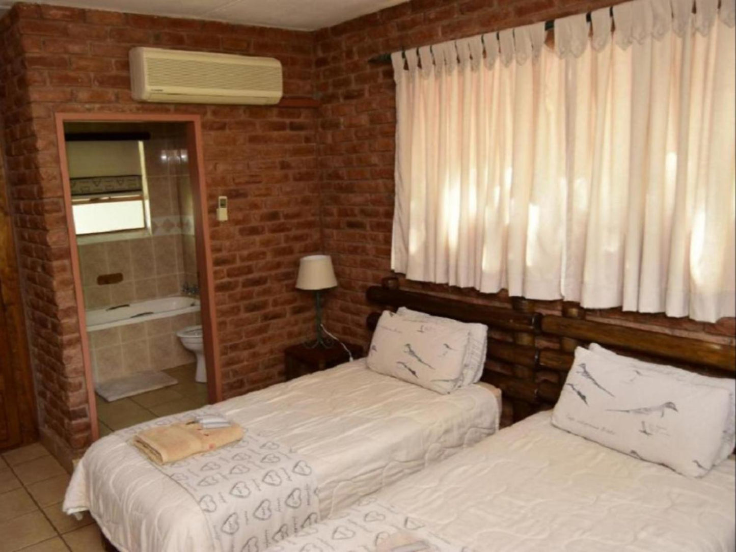 Self-Catering Chalet @ Shelanti Game Reserve