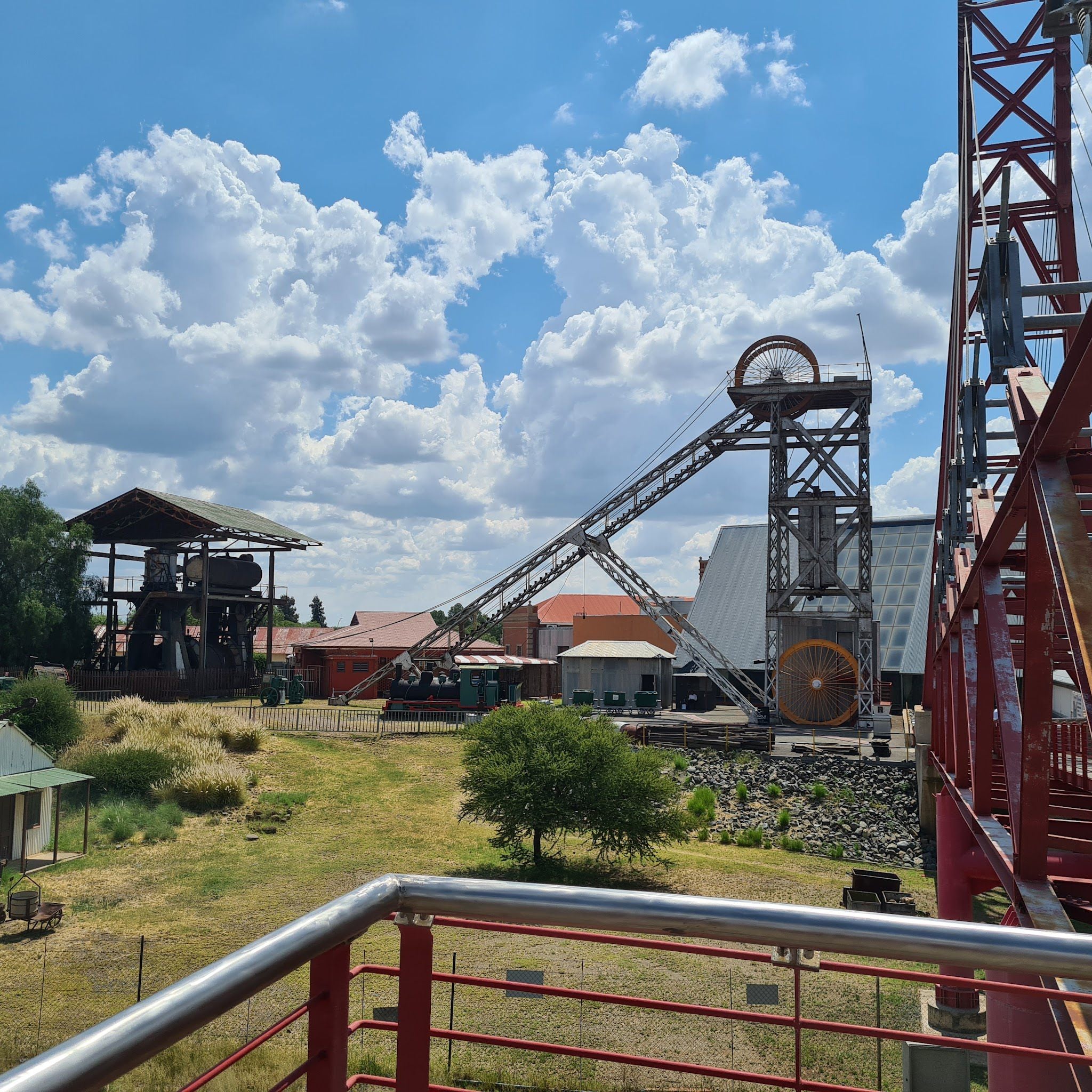  The Big Hole viewing platform