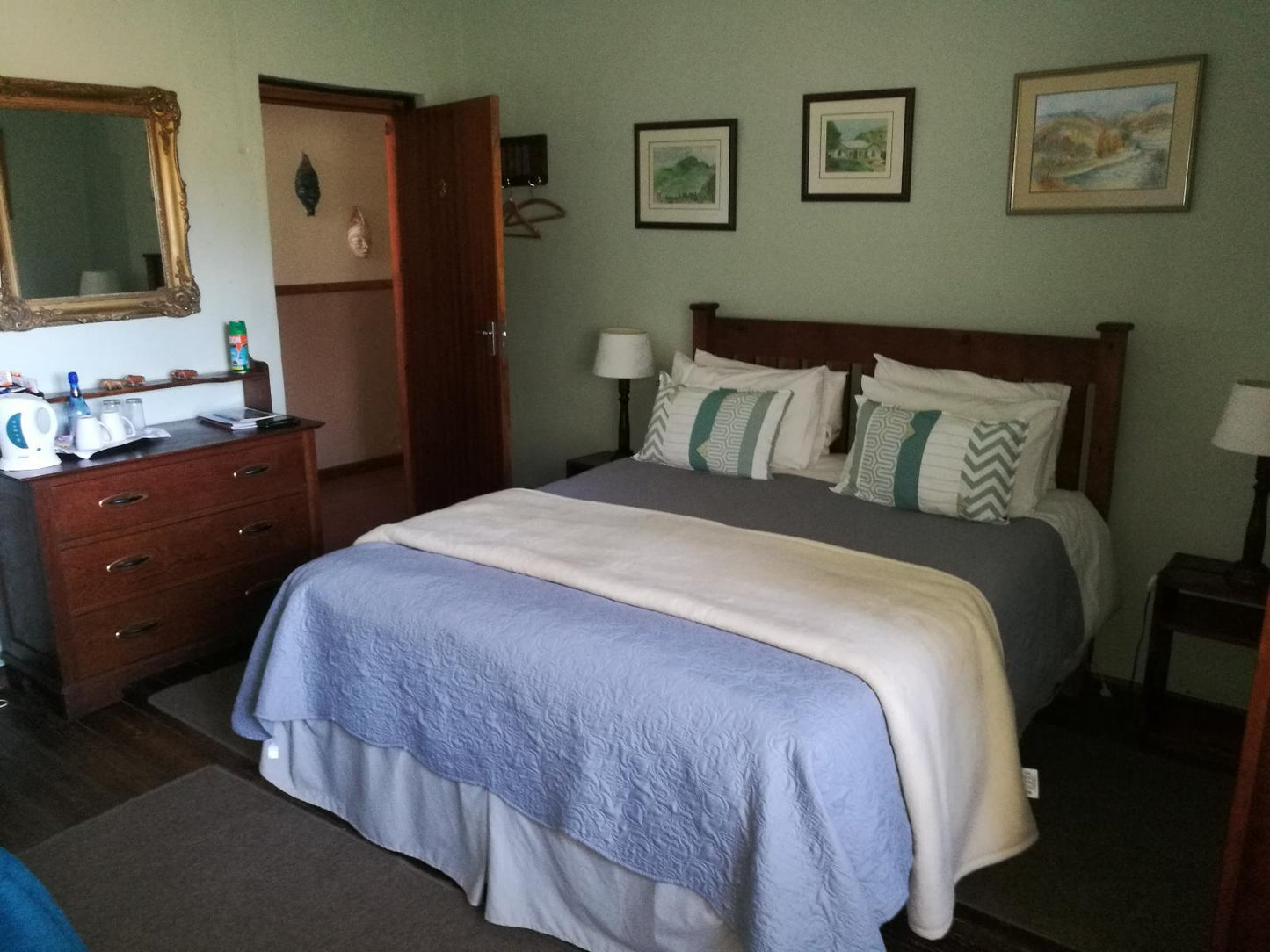 Family Room @ Walkerbouts Inn – Rhodes